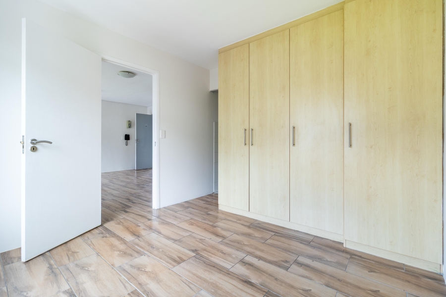 1 Bedroom Property for Sale in Zonnebloem Western Cape